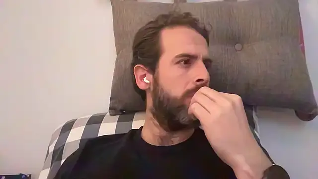 Snapshot of StarrMan99 chatting on 03/06/25, 08:27 StarrMan99 online show from 03/06/25, 08:27