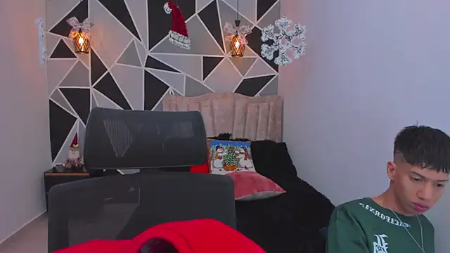 Snapshot of Juan_Nd_Steven chatting on 12/14/25, 11:59 Juan Nd Steven online show from 12/14/25, 11:59