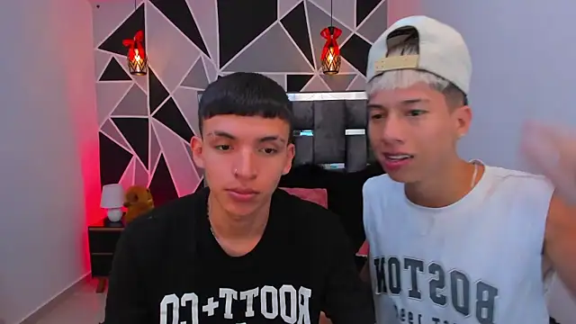 Snapshot of Juan_Nd_Steven chatting on 05/05/26, 03:47 Juan Nd Steven online show from 05/05/26, 03:47