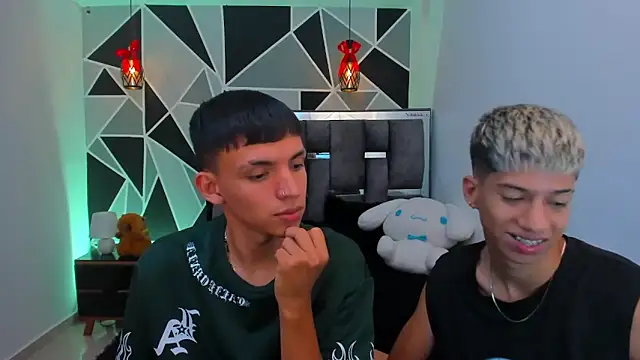 Snapshot of Juan_Nd_Steven chatting on 05/16/26, 10:36 Juan Nd Steven online show from 05/16/26, 10:36