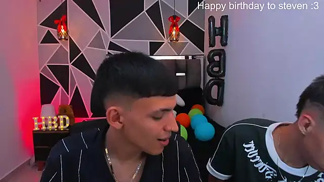 Snapshot of Juan_Nd_Steven chatting on 05/27/26, 09:01 Juan Nd Steven online show from 05/27/26, 09:01