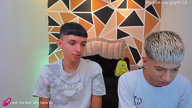 Snapshot of Juan_Nd_Steven chatting on 07/24/26, 02:20 Juan Nd Steven online show from 07/24/26, 02:20