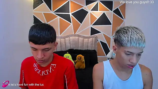 Snapshot of Juan_Nd_Steven chatting on 07/28/26, 02:18 Juan Nd Steven online show from 07/28/26, 02:18