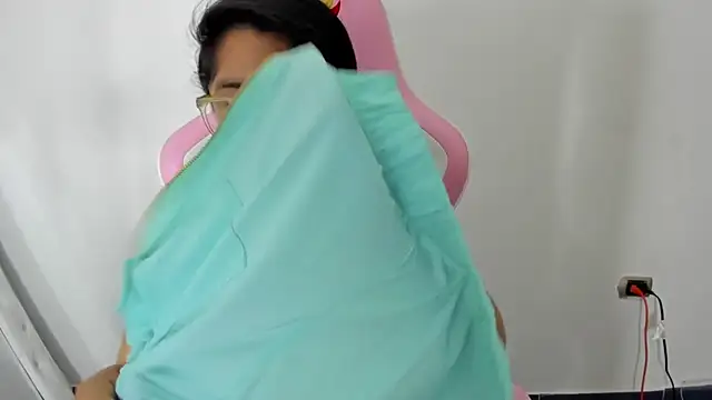  Angelinaandrade  online show from 02/15/25, 03:50