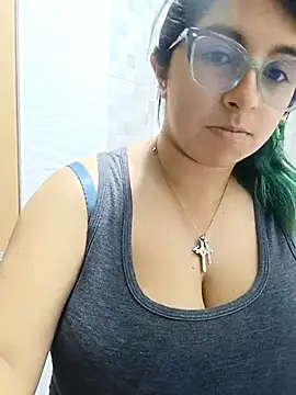  Angelinaandrade  online show from 09/18/25, 01:18