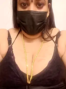 Snapshot of ashikaa_r chatting on 01/21/25, 08:43 ashikaa r online show from 01/21/25, 08:43