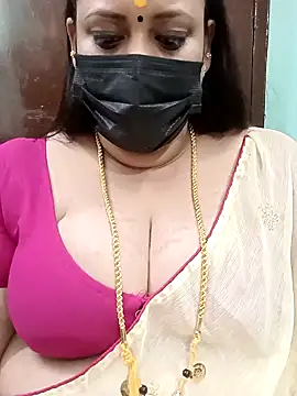 Snapshot of ashikaa_r chatting on 02/11/25, 02:57 ashikaa r online show from 02/11/25, 02:57