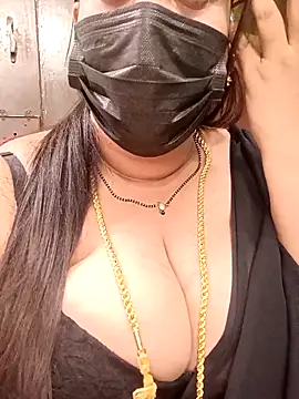 Snapshot of ashikaa_r chatting on 03/07/25, 12:45 ashikaa r online show from 03/07/25, 12:45