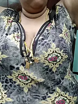 Snapshot of ashikaa_r chatting on 03/18/25, 09:10 ashikaa r online show from 03/18/25, 09:10