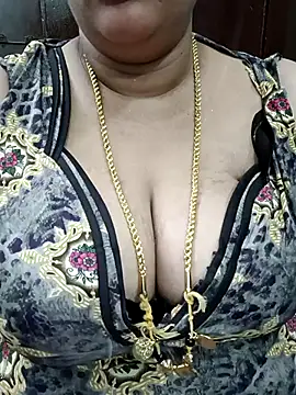 Snapshot of ashikaa_r chatting on 03/20/25, 09:35 ashikaa r online show from 03/20/25, 09:35