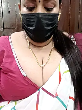 Snapshot of ashikaa_r chatting on 03/21/25, 02:40 ashikaa r online show from 03/21/25, 02:40