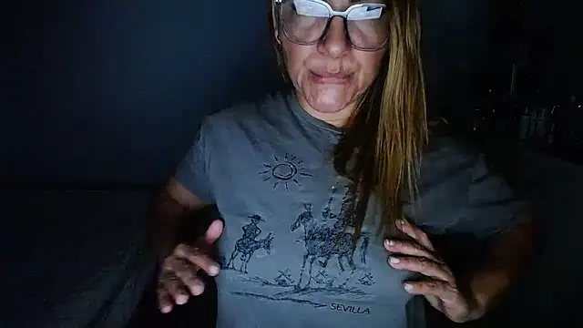 Snapshot of mirand_zackyx chatting on 03/17/26, 11:24 mirand zackyx online show from 03/17/26, 11:24