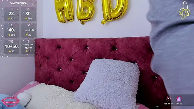 Snapshot of skyhotgirll chatting on 04/03/26, 07:56 skyhotgirll online show from 04/03/26, 07:56