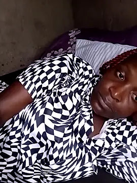 Snapshot of pretty_prickle chatting on 11/29/25, 09:45 pretty prickle online show from 11/29/25, 09:45