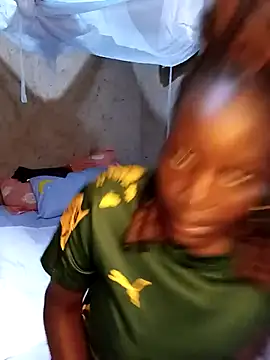 Snapshot of pretty_prickle chatting on 02/17/26, 06:54 pretty prickle online show from 02/17/26, 06:54