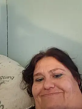 Snapshot of mcv131985 chatting on 12/02/24, 04:20 mcv131985 online show from 12/02/24, 04:20