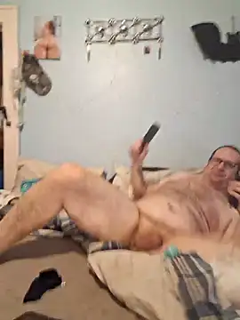 Snapshot of mcv131985 chatting on 12/13/24, 10:30 mcv131985 online show from 12/13/24, 10:30