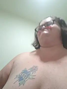 Snapshot of mcv131985 chatting on 12/31/24, 07:20 mcv131985 online show from 12/31/24, 07:20