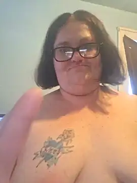 Snapshot of mcv131985 chatting on 01/12/25, 11:15 mcv131985 online show from 01/12/25, 11:15