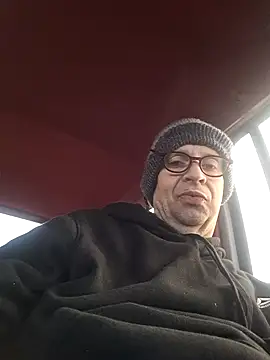 Snapshot of mcv131985 chatting on 01/26/25, 07:20 mcv131985 online show from 01/26/25, 07:20