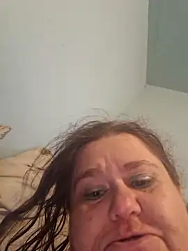 Snapshot of mcv131985 chatting on 02/04/25, 07:29 mcv131985 online show from 02/04/25, 07:29