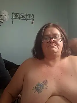 Snapshot of mcv131985 chatting on 02/04/25, 08:17 mcv131985 online show from 02/04/25, 08:17