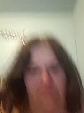 Snapshot of mcv131985 chatting on 02/10/25, 12:19 mcv131985 online show from 02/10/25, 12:19