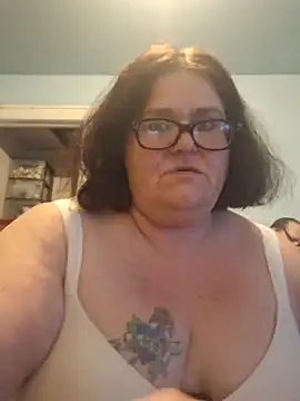 Snapshot of mcv131985 chatting on 02/11/25, 12:27 mcv131985 online show from 02/11/25, 12:27