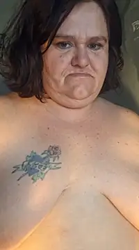 Snapshot of mcv131985 chatting on 02/15/25, 04:56 mcv131985 online show from 02/15/25, 04:56