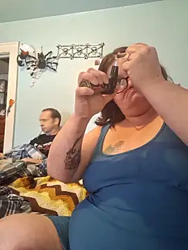 Snapshot of mcv131985 chatting on 02/15/25, 08:43 mcv131985 online show from 02/15/25, 08:43