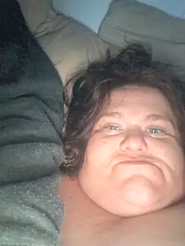 Snapshot of mcv131985 chatting on 02/16/25, 12:19 mcv131985 online show from 02/16/25, 12:19