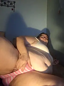 Snapshot of mcv131985 chatting on 02/16/25, 09:26 mcv131985 online show from 02/16/25, 09:26