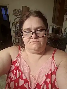 Snapshot of mcv131985 chatting on 02/17/25, 12:21 mcv131985 online show from 02/17/25, 12:21