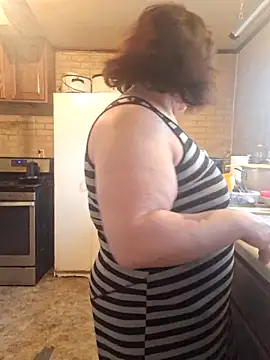 Snapshot of mcv131985 chatting on 02/24/25, 02:26 mcv131985 online show from 02/24/25, 02:26