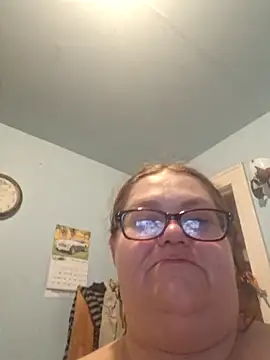 Snapshot of mcv131985 chatting on 02/27/25, 03:36 mcv131985 online show from 02/27/25, 03:36