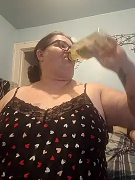 Snapshot of mcv131985 chatting on 02/27/25, 09:00 mcv131985 online show from 02/27/25, 09:00