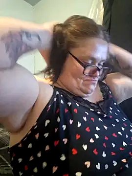 Snapshot of mcv131985 chatting on 03/02/25, 04:17 mcv131985 online show from 03/02/25, 04:17