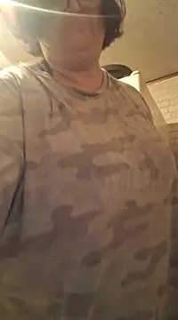 Snapshot of mcv131985 chatting on 03/07/25, 03:40 mcv131985 online show from 03/07/25, 03:40