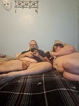 Snapshot of mcv131985 chatting on 03/12/25, 11:12 mcv131985 online show from 03/12/25, 11:12