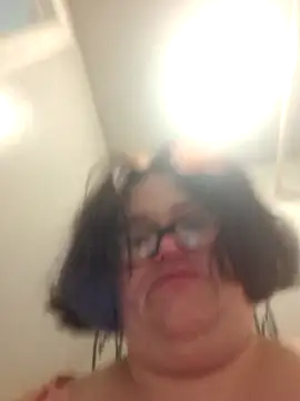 Snapshot of mcv131985 chatting on 03/17/25, 02:52 mcv131985 online show from 03/17/25, 02:52