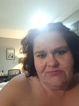 Snapshot of mcv131985 chatting on 03/21/25, 07:33 mcv131985 online show from 03/21/25, 07:33