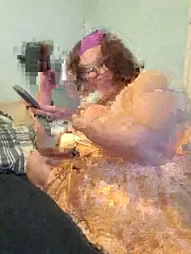 Snapshot of mcv131985 chatting on 11/13/25, 05:17 mcv131985 online show from 11/13/25, 05:17
