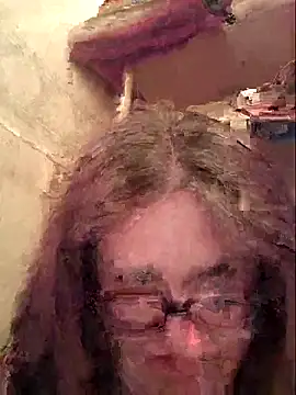 Snapshot of mcv131985 chatting on 04/20/26, 04:37 mcv131985 online show from 04/20/26, 04:37
