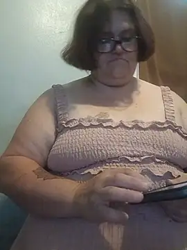 Snapshot of mcv131985 chatting on 07/24/26, 07:01 mcv131985 online show from 07/24/26, 07:01