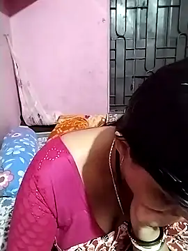 Snapshot of Hot_Pakhi chatting on 12/16/24, 07:04 Hot Pakhi online show from 12/16/24, 07:04