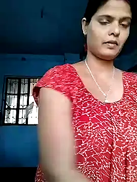 Snapshot of Hot_Pakhi chatting on 12/20/24, 03:47 Hot Pakhi online show from 12/20/24, 03:47