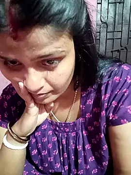 Snapshot of Hot_Pakhi chatting on 01/13/25, 04:08 Hot Pakhi online show from 01/13/25, 04:08