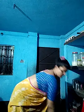 Snapshot of Hot_Pakhi chatting on 02/11/25, 04:24 Hot Pakhi online show from 02/11/25, 04:24