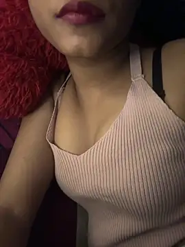 Snapshot of Hot_Goldengirl chatting on 10/10/25, 08:08 Hot Goldengirl online show from 10/10/25, 08:08