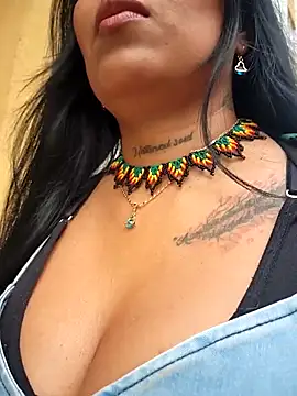 Snapshot of luisa16xxx chatting on 11/11/25, 07:25 luisa16xxx online show from 11/11/25, 07:25